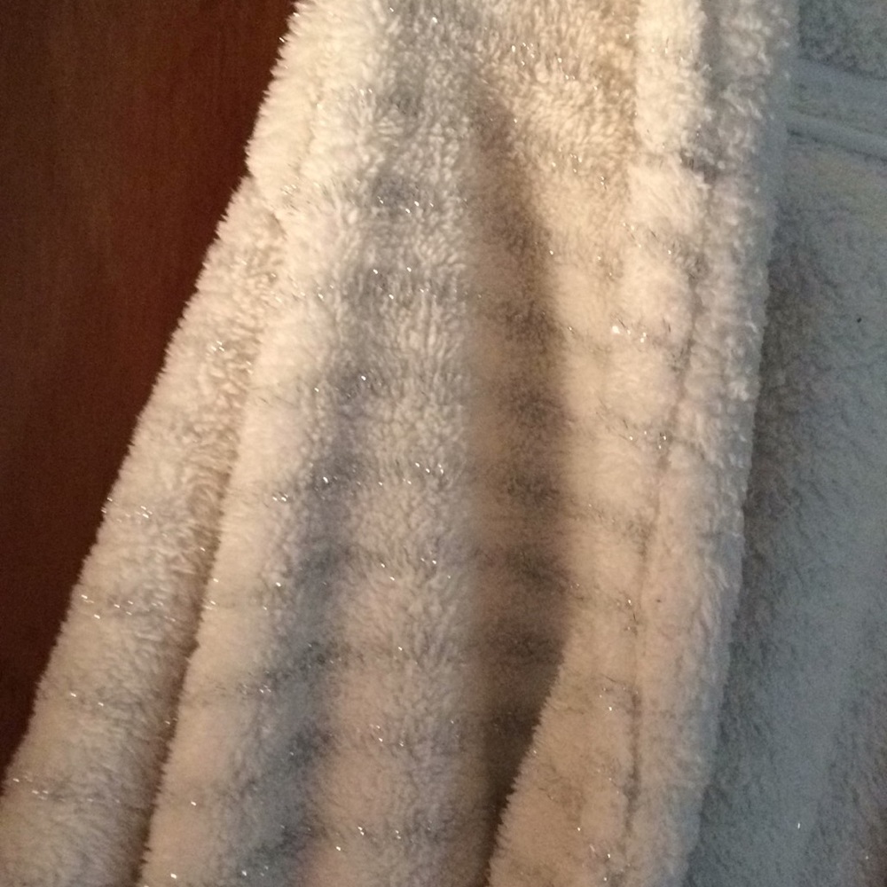 Beautiful bathrobe - Picture 3 of 4
